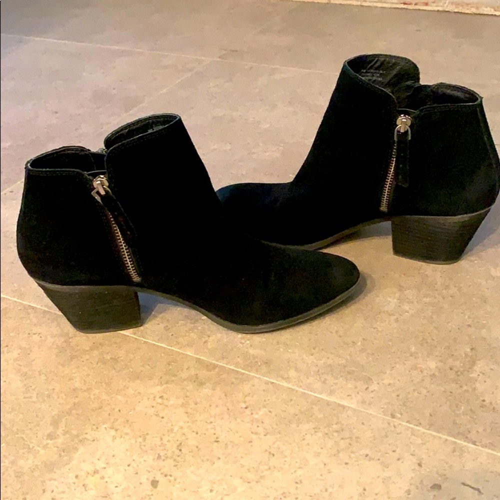 Frye Judy / Judith Zip Ankle Boot Black Suede Zip